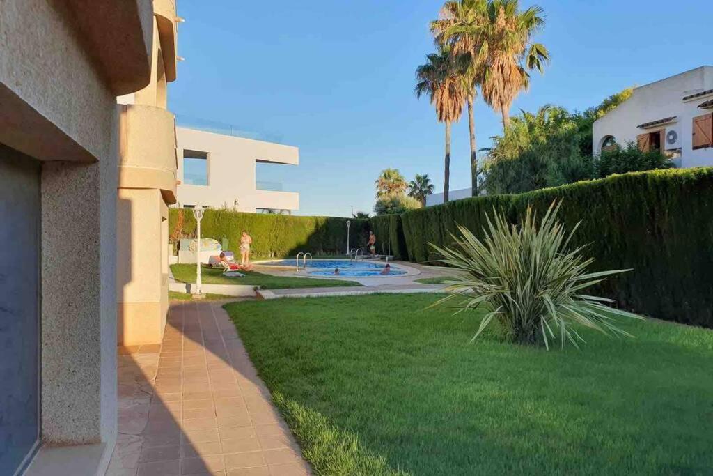 Neu Renoviertes Strandappartment Mit Meerblick Alcossebre Exterior foto